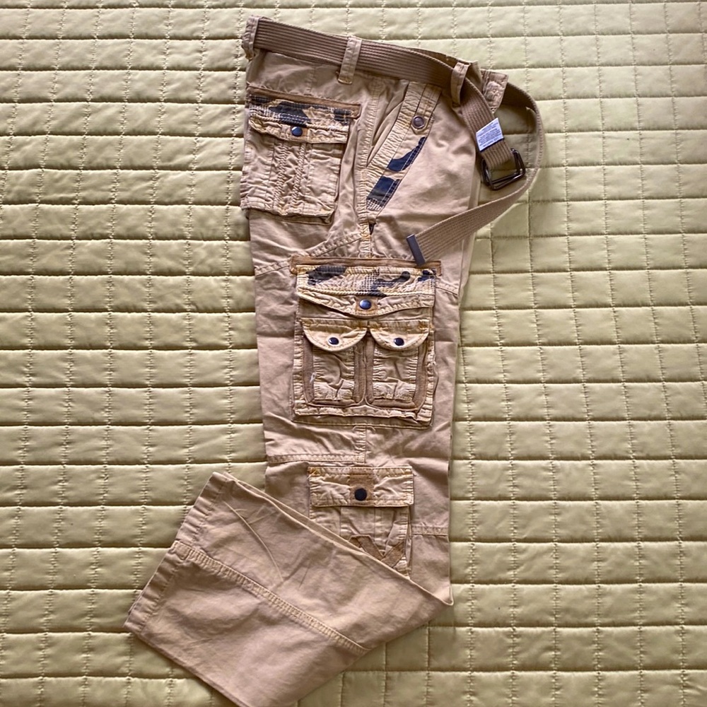 Hiking pants absolutely stunning . New.
